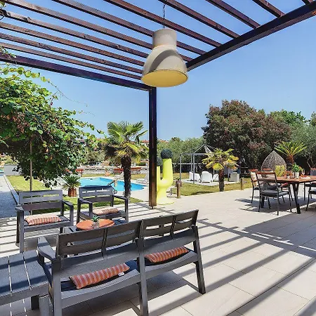 Sunny Just 10 Meters To The Sea * Pjescana Uvala