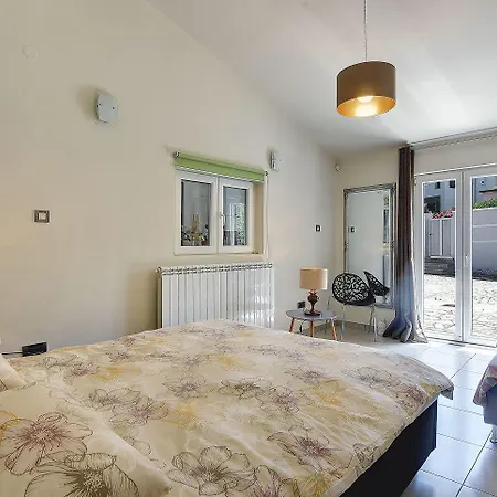 Vakantiehuis Sunny Just 10 Meters To The Sea Pjescana Uvala